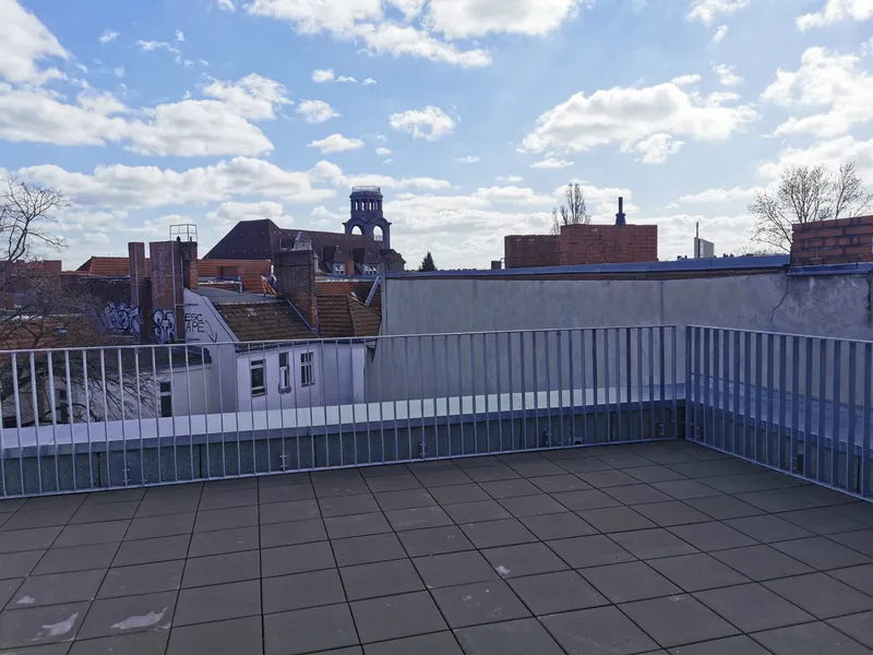 Erstbezug: schöne 21 m² 1-Zimmer-Whg. mit Einbauküche, Balkon u. angrenz. Dachterrasse in Schöneberg — photo 1